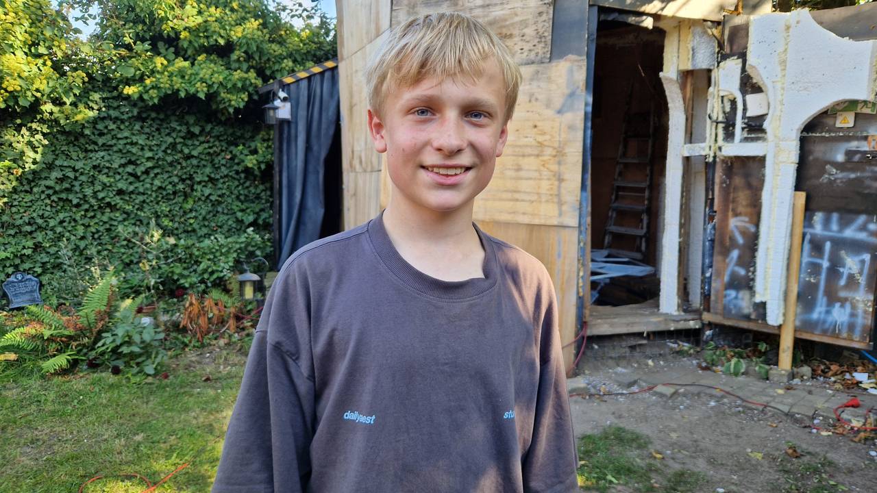 Lars (14) bouwt Efteling-attractie Danse Macabre na
