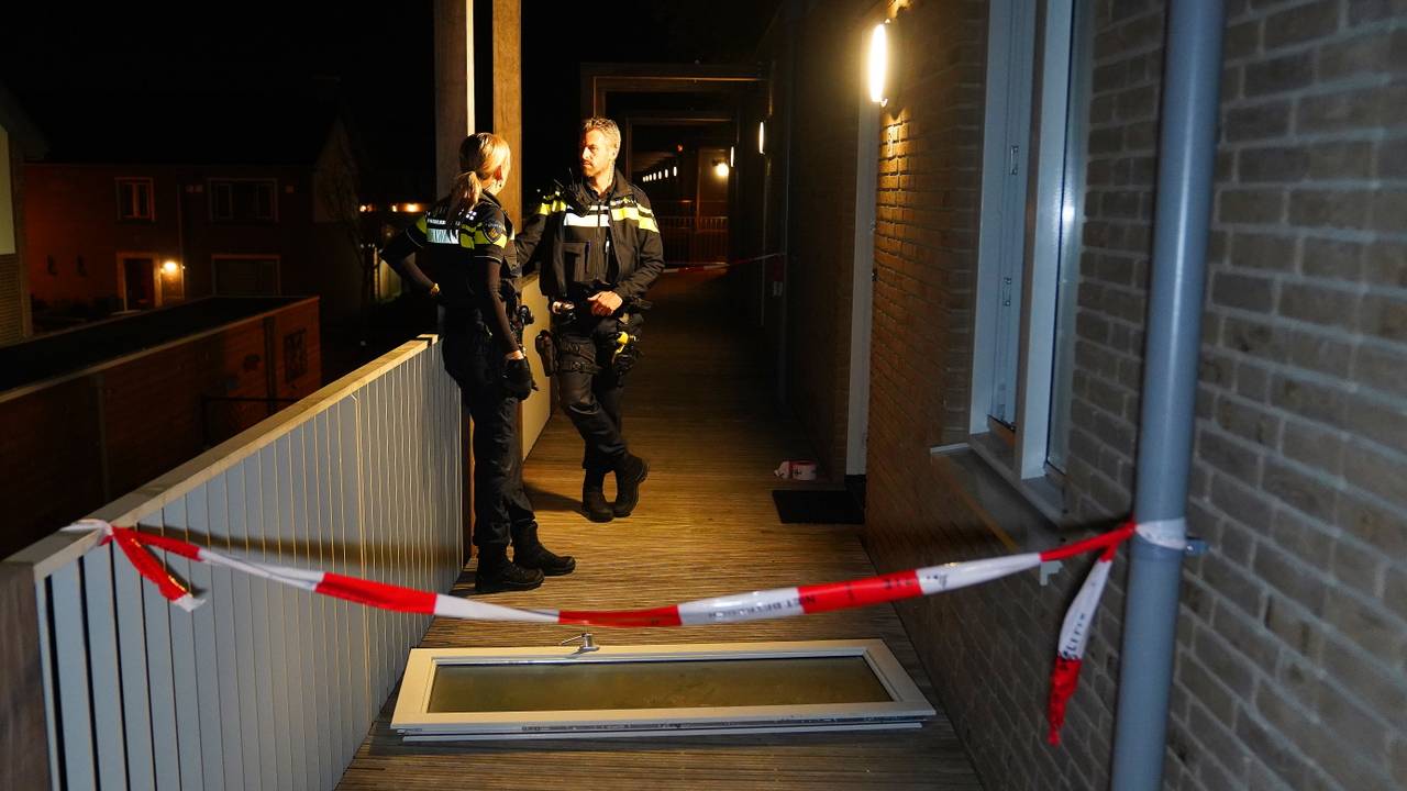 Overval op appartement in Deurne (foto: Bart Meesters/Persbureau Heitink).