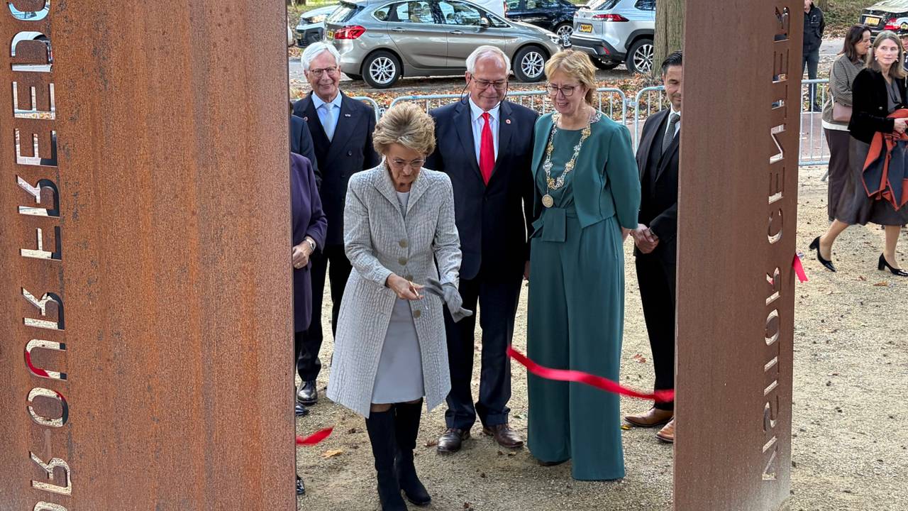 Prinses Margriet opent bezoekerscentrum bij erevelden Bergen op Zoom
