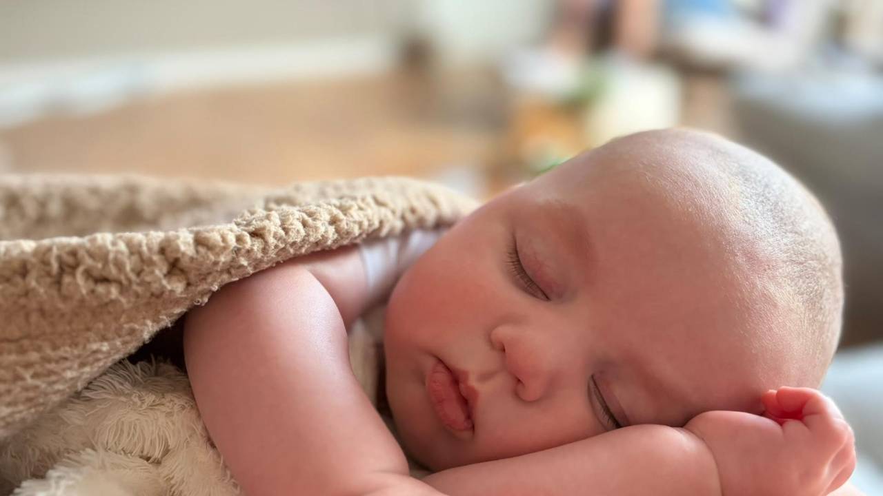 Papa Jip gaat vandaag hardlopen en krijgt aanmoedigingen van baby Hugo uit Geffen.