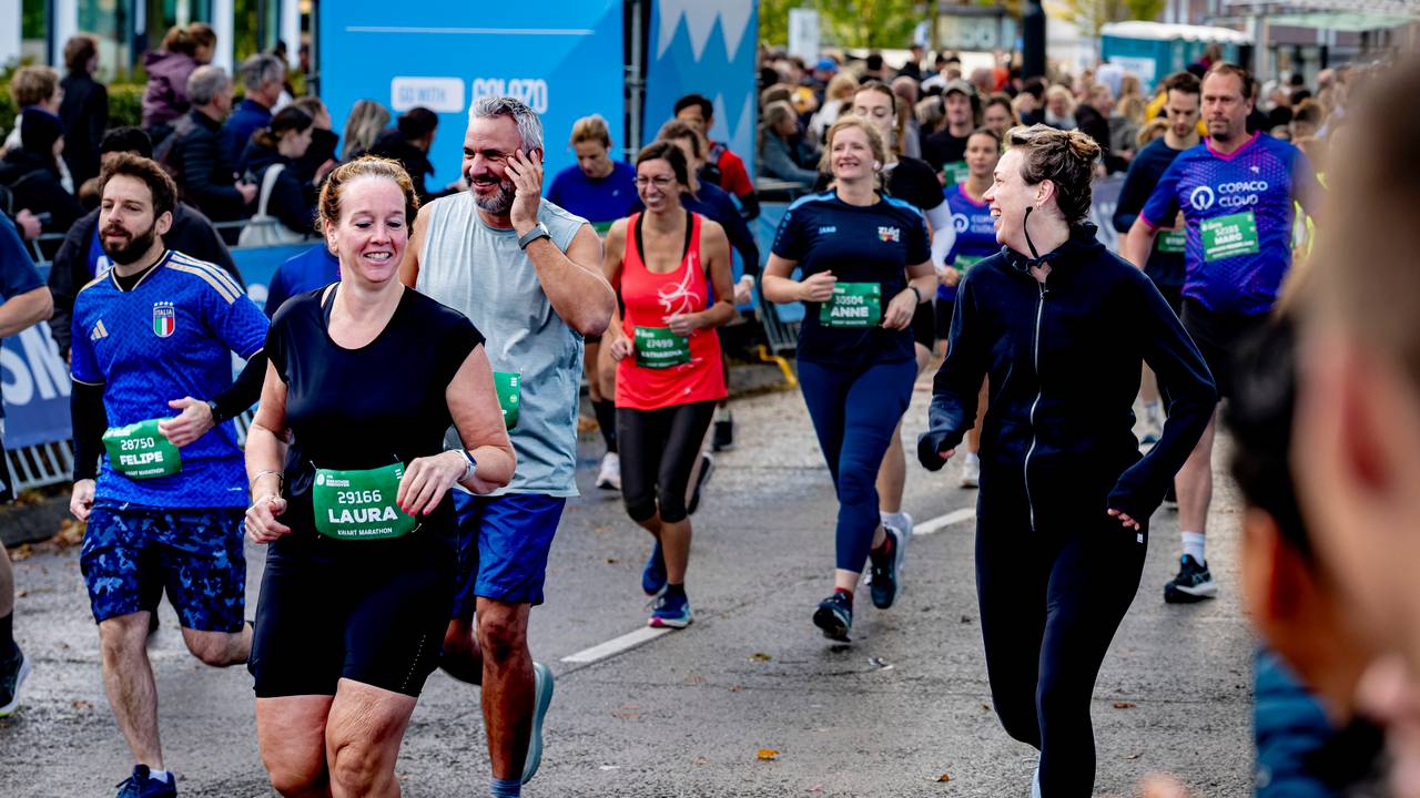 Deelnemers aan de Marathon Eindhoven (foto: Caroline van Leusden, EYE4IMAGES).