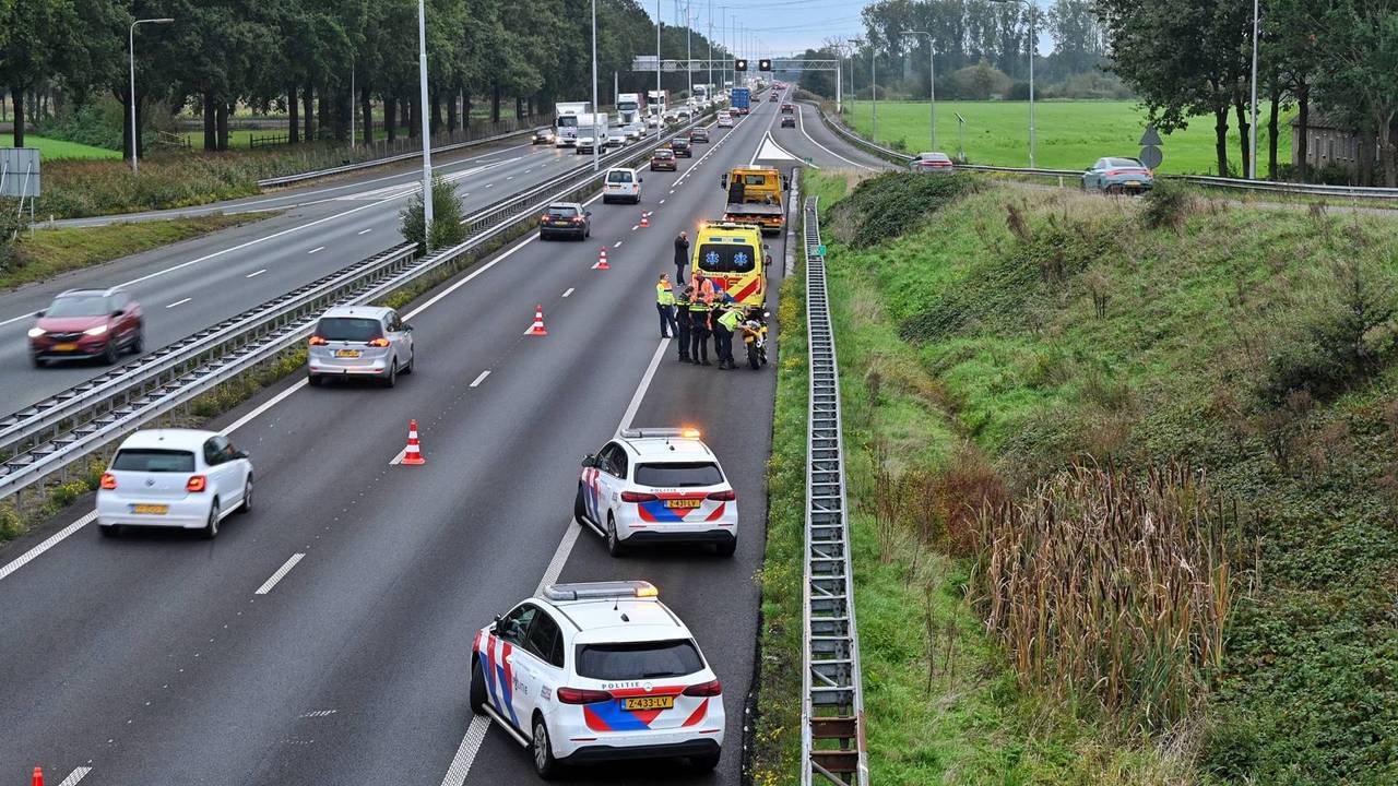 Auto en motor botsen op de A58 bij Moergestel