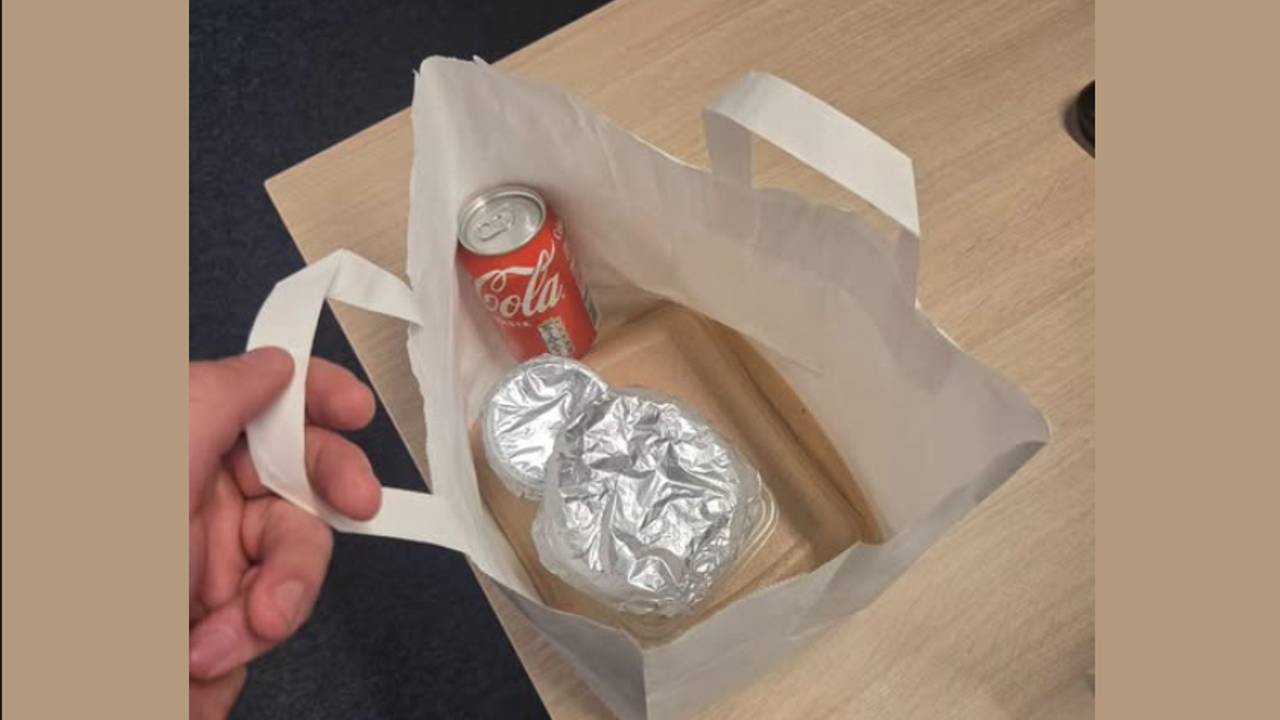 Shoarma, friet en cola bezorgd bij cellencomplex, maar gevangene heeft pech