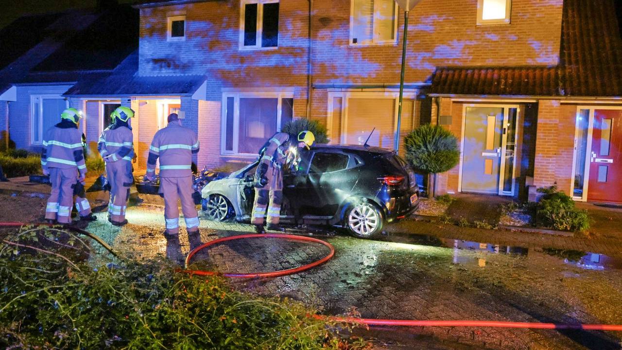 De auto is verloren gegaan door de brand (foto: SK-Media / Persbureau Heitink).