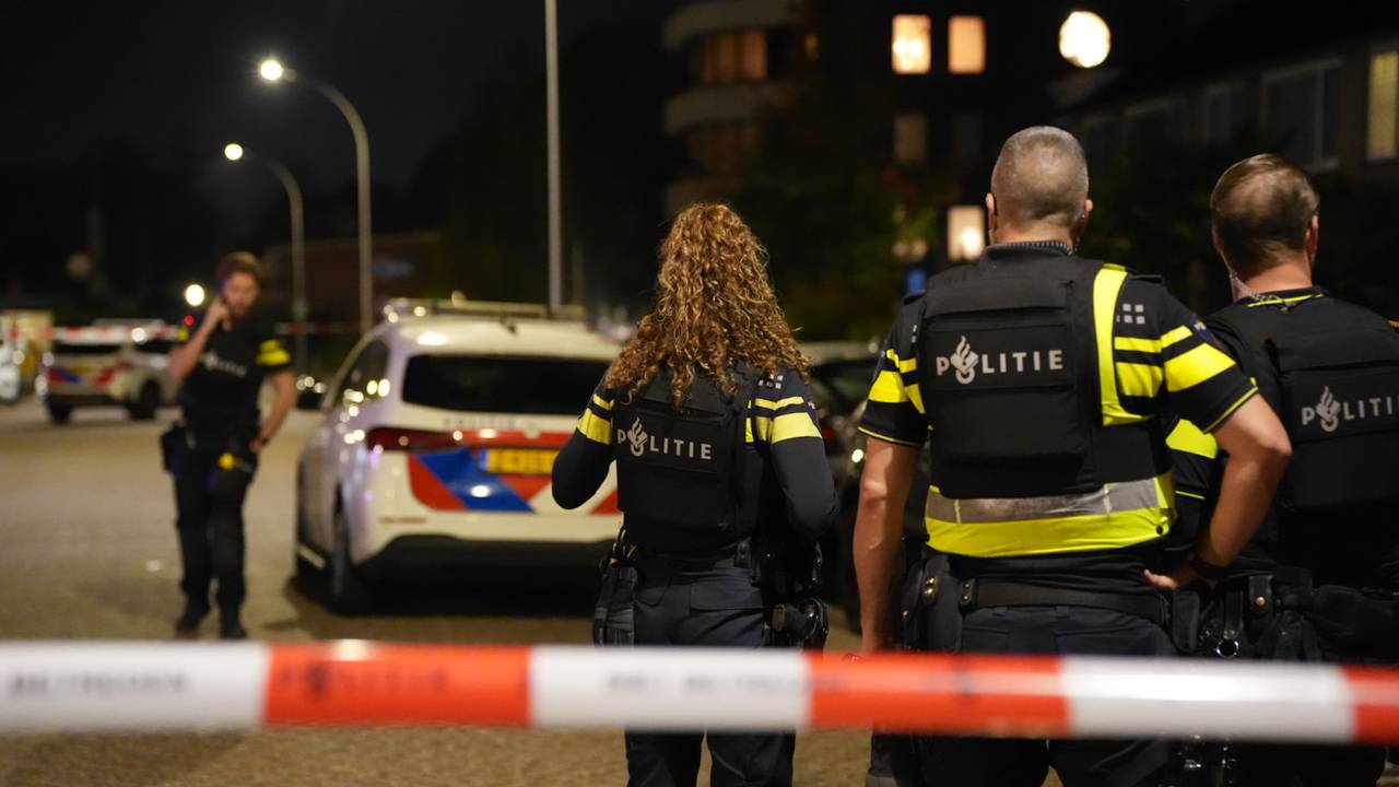 Het huis is beschadigd door de schietpartij (foto: Erik Haverhals/Persbureau Heitink).
