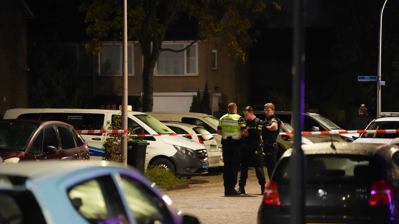 Het huis is beschadigd door de schietpartij (foto: Erik Haverhals/Persbureau Heitink).