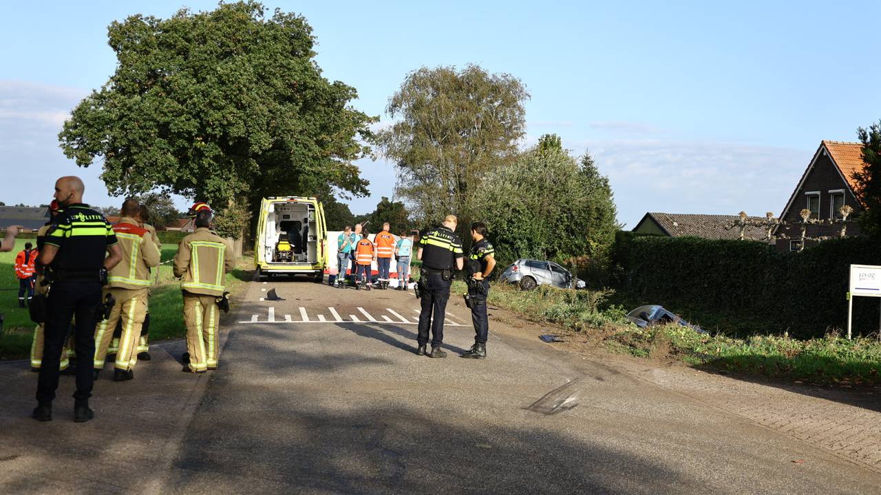 Automobilist overleden bij ongeluk in Oploo