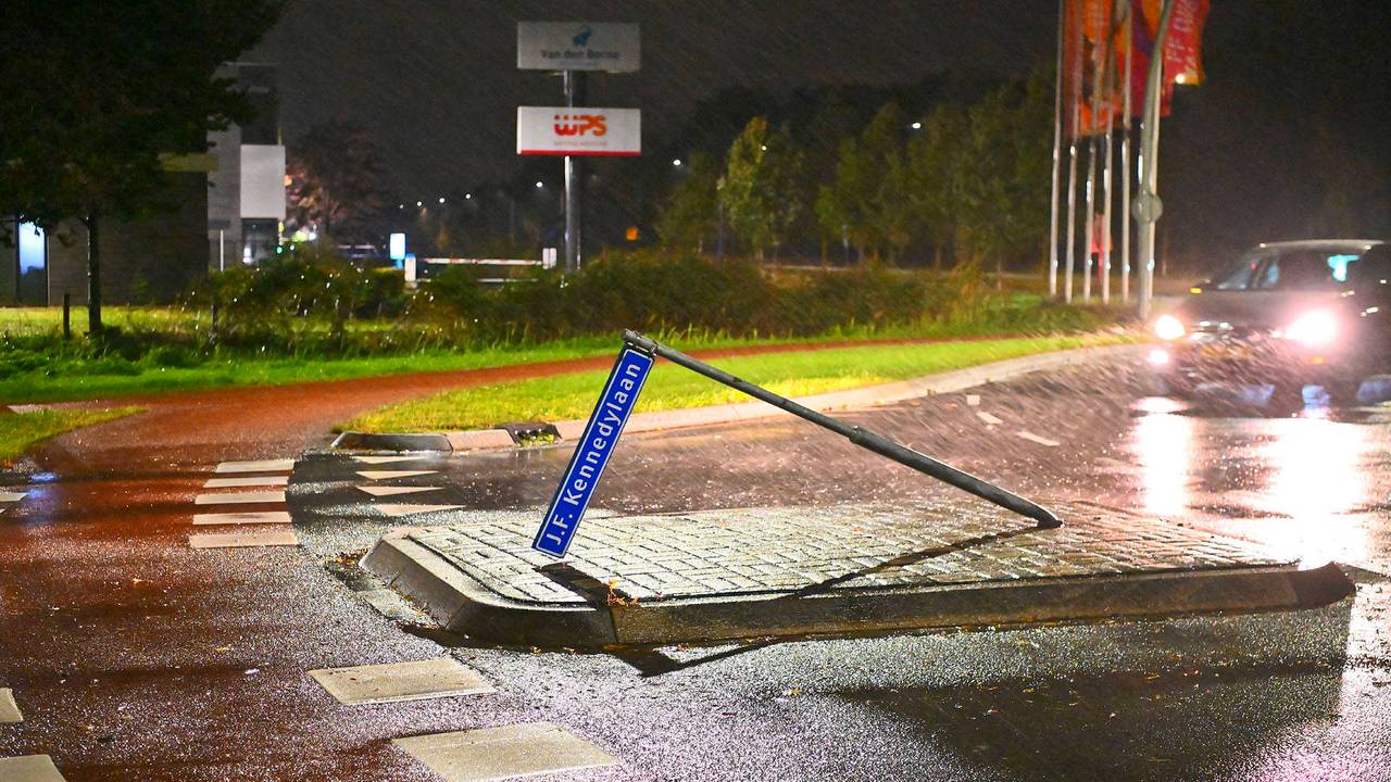 Man raakt weg kwijt, rijdt bord omver en maakt tocht door Valkenswaard