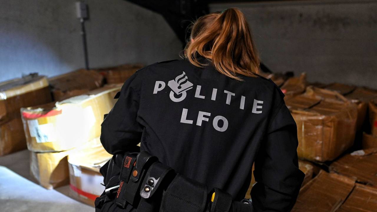 Drugs gevonden in bedrijfspand in Tilburg (foto: Toby de Kort / Persbureau Heitink).