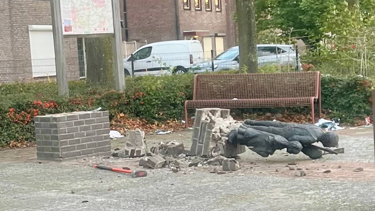 Bronzen beeld De Moermakkers in Moerstraten opnieuw doelwit van vandalisme