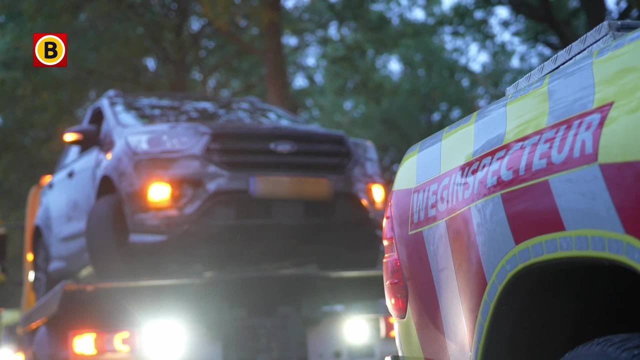 Bestuurder wordt onwel en botst tegen vangrail op N324 bij Reek