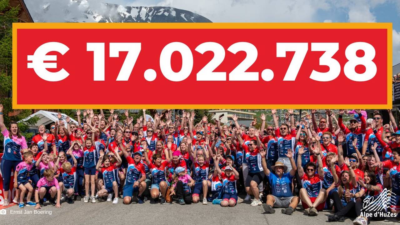 Het eindbedrag van de Alpe d'HuZes (foto: Erns Jan Boering/Alpe d'HuZes).