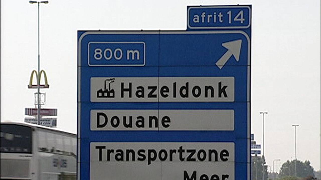 Twee mannen gepakt voor mensenhandel op A16 bij Hazeldonk