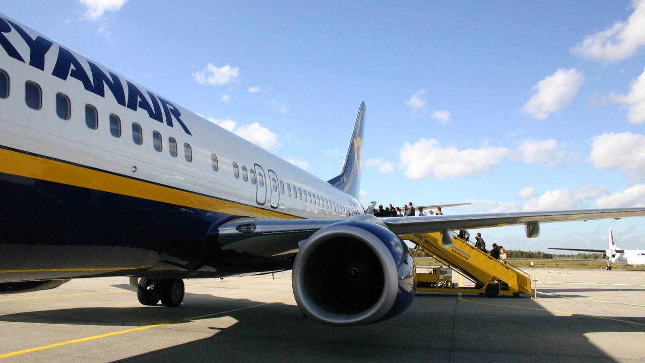 Volgens Ryanair doet het kabinet te weinig om de vliegtaks aan te pakken..