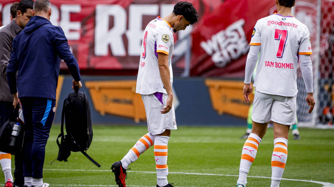 Ricardo Pepi moest tegen FC Twente al vroeg de strijd staken (foto: ANP).