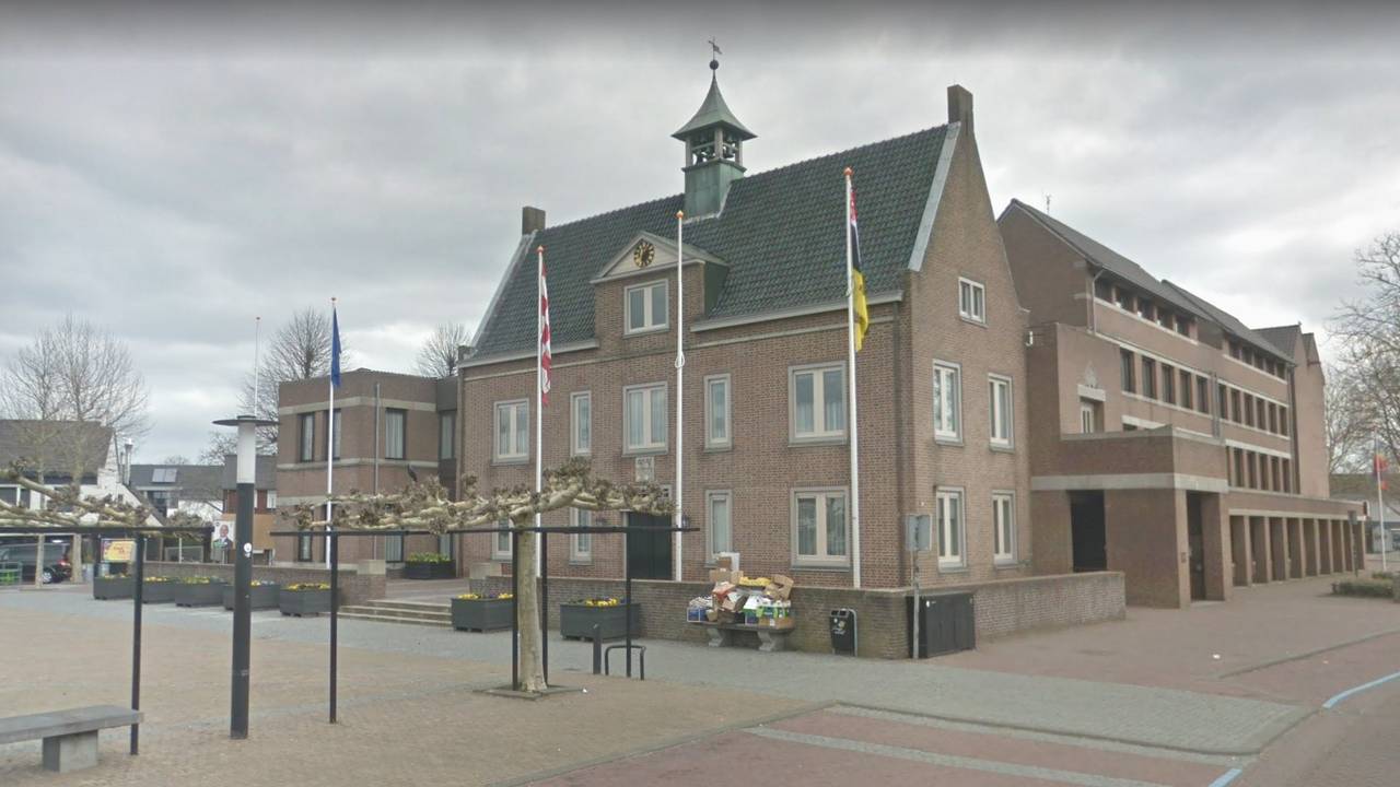 Gemeentehuis in Someren (foto: Google Streetview).