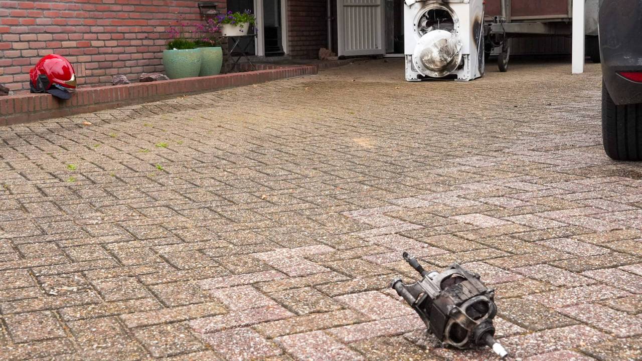 Brand door wasdroger in huis in Helmond (foto: Harrie Grijseels / Persbureau Heitink).