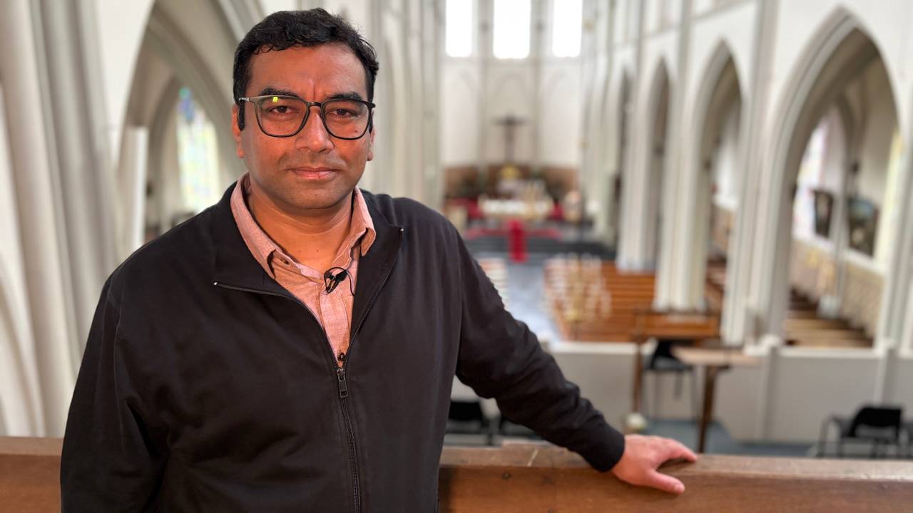 Pastoor James Gerald Joseph over illegale zendmast op zijn kerk
