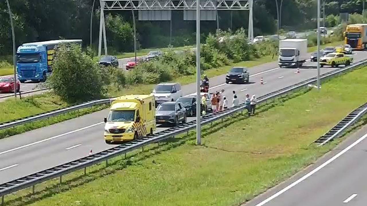 Meerdere auto's hebben elkaar geraakt op de A2 bij knooppunt Batadorp (foto: Rijkswaterstaat)