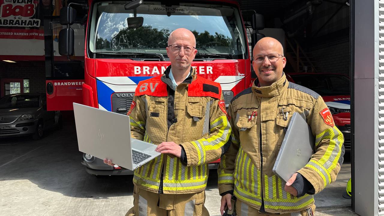 Vergaderen tussen de brandweerwagens: kazerne en thuiswerkplek ineen
