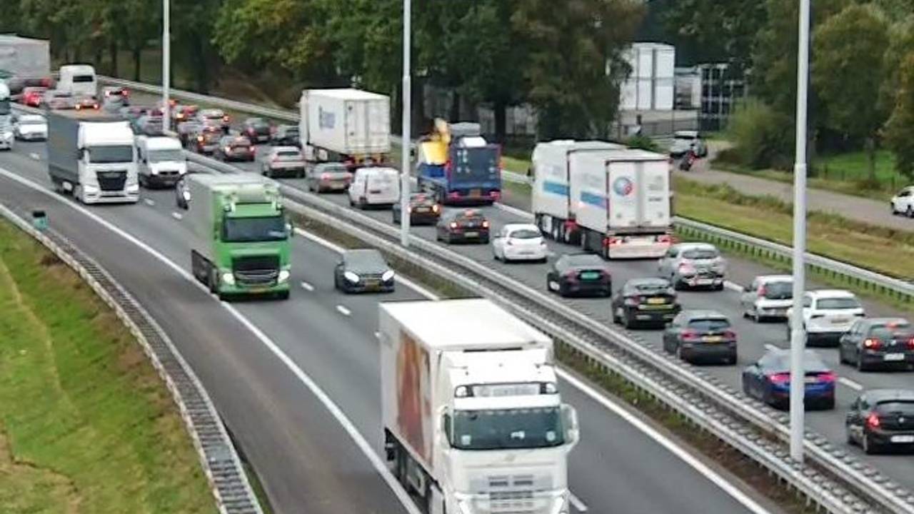 File A58 (foto: Rijkswaterstaat Verkeersinformatie/X).