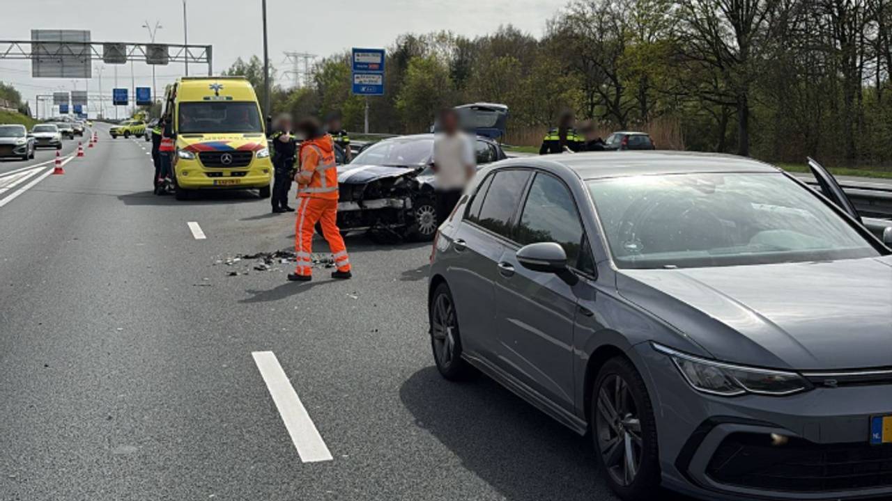 Ongeluk op de A50 (foto: Rijkswaterstaat). 