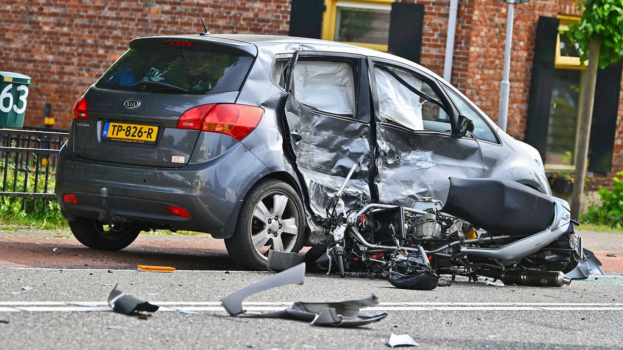 Motorrijder overleden door zwaar ongeval (Rico Vogels / Persbureau Heitink).