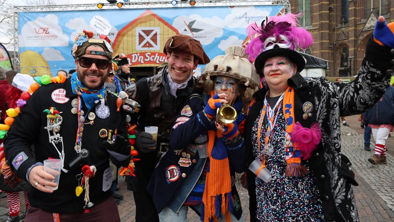 Optocht Lampegat (Lobke Kapteijns). 