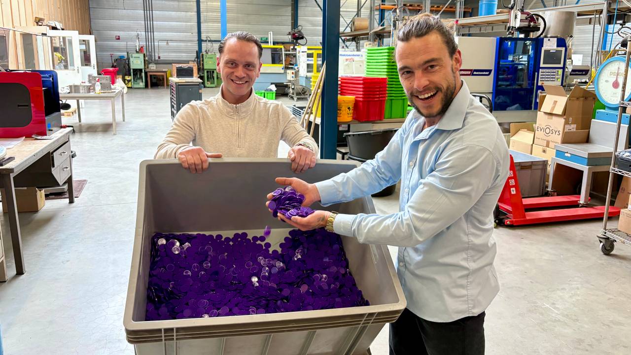 Vijf miljoen carnavalsmunten: hier staan machines dag en nacht te draaien