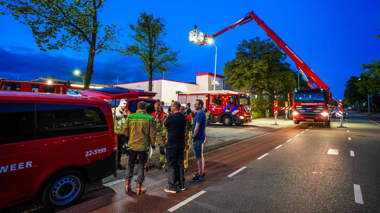 Bijtende stof komt vrij bij ongeluk met salpeterzuur in Eindhovens bedrijf