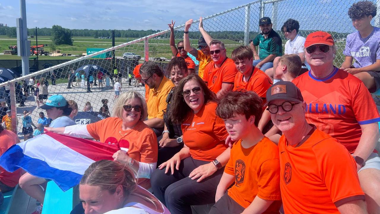 De Nederlanders bij de trainingswedstrijd op het het trainingscomplex in Kansas City (foto: Michel Michiels).