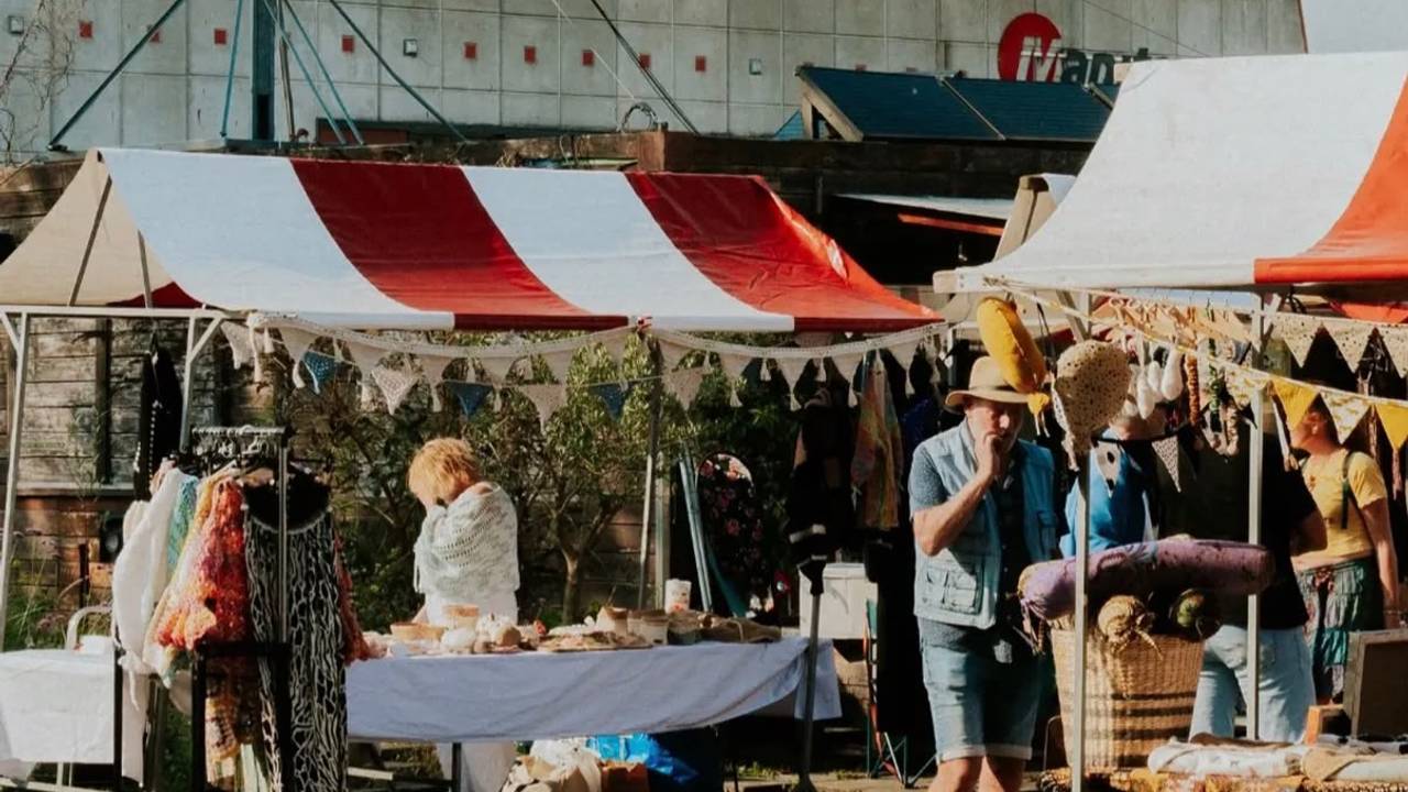 De Zwoele Zomermarkt in Breda.