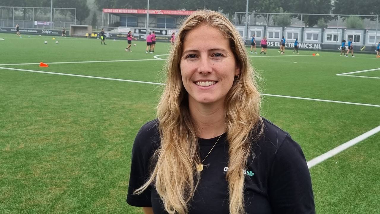 Pia Rijsdijk, manager vrouwenvoetbal bij NAC. (Foto: Leon Voskamp)