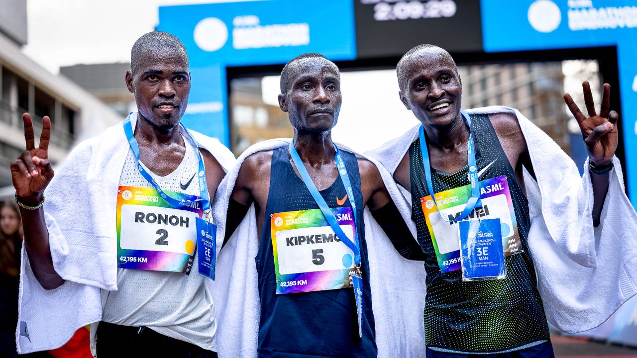 Het podium bij de ASML Marathon Eindhoven (foto: Marcel van Dorst, Eye4images).