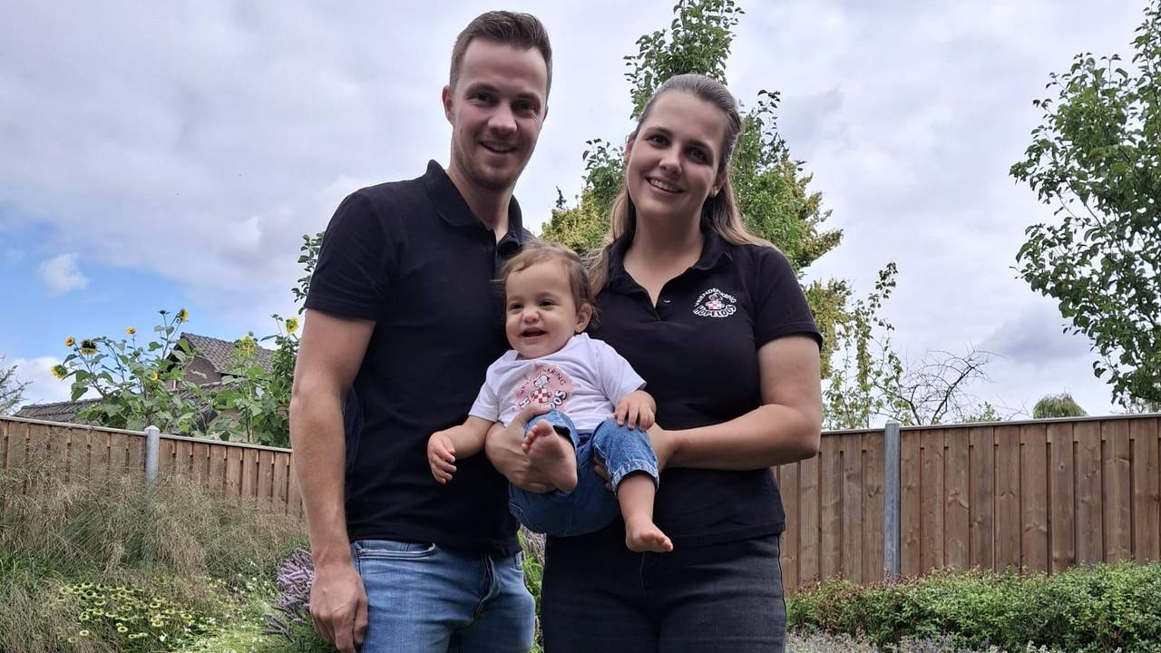 Rens en Carlijn van Breugel van vriendenkring Hopeloos kregen vorig jaar met de Brabantsedag baby Ninthe (eigen foto).