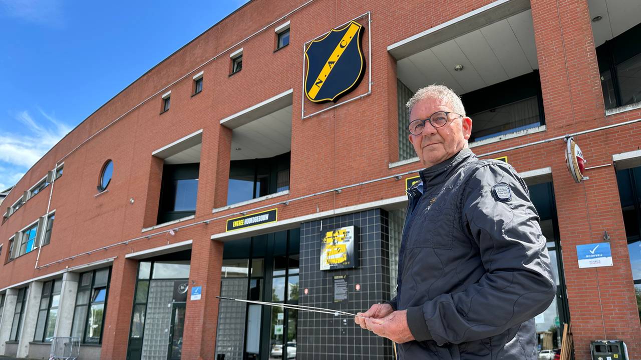 Jan Boeren met zijn wichelroede.