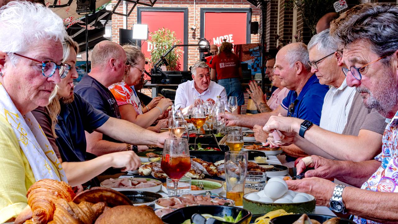 Genieten van de Brabantse lunch van Robèrt van Beckhoven (foto: EYE4IMAGES - Marcel van Dorst).