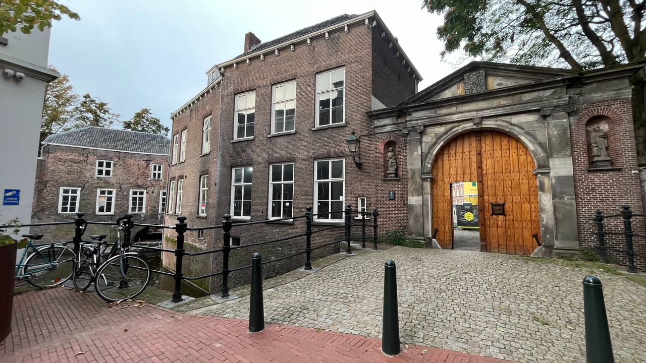 In de Oude Apotheek en het Regentenhuis komt 600 vierkante meter horeca (foto: Megan Hanegraaf).