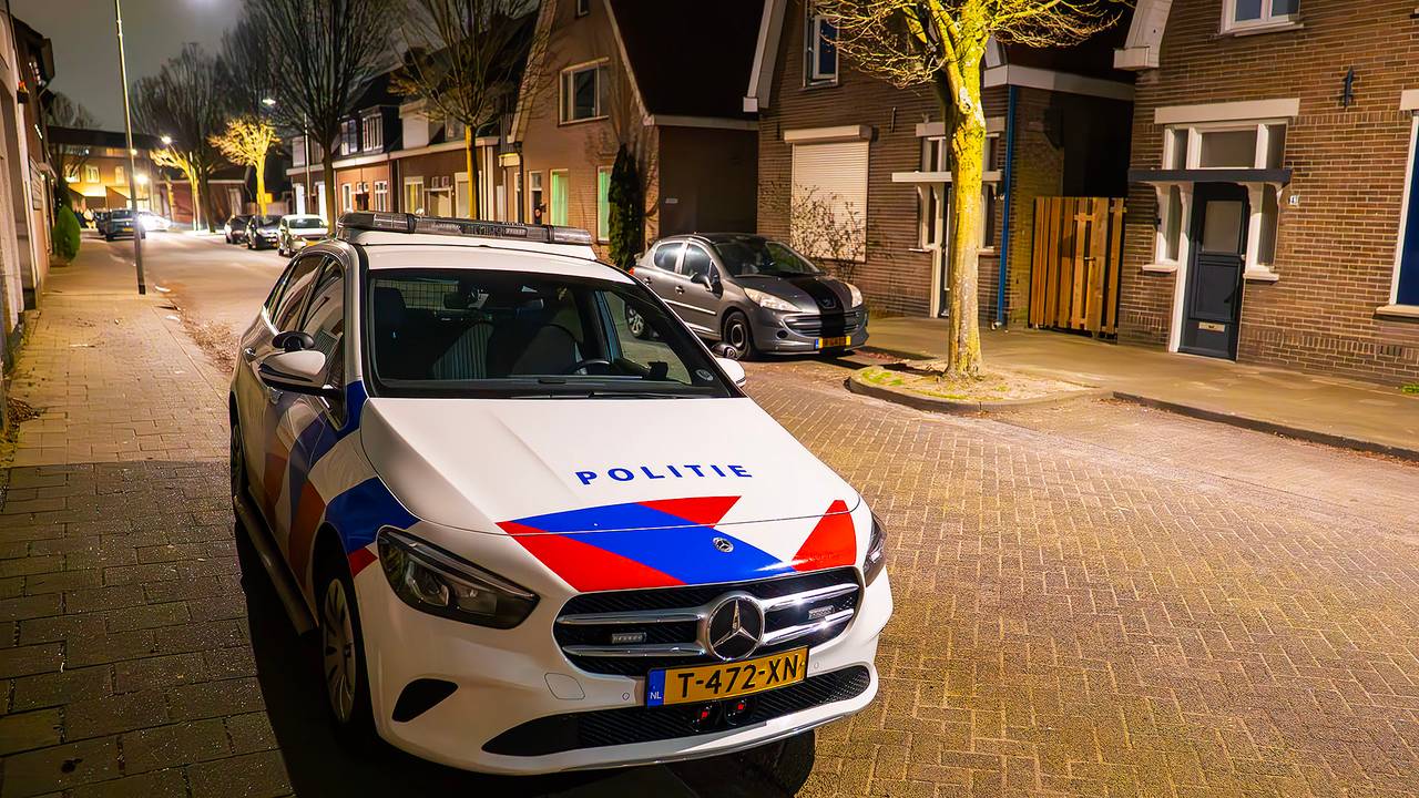 Politie doet onderzoek (foto: Gabor Heeres/SQ Vision).