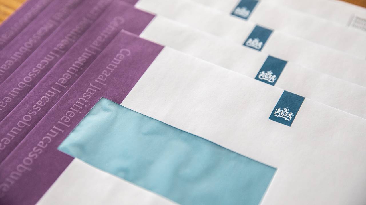 Niet de enveloppen waar de boetes van de man in zaten (foto: ANP).