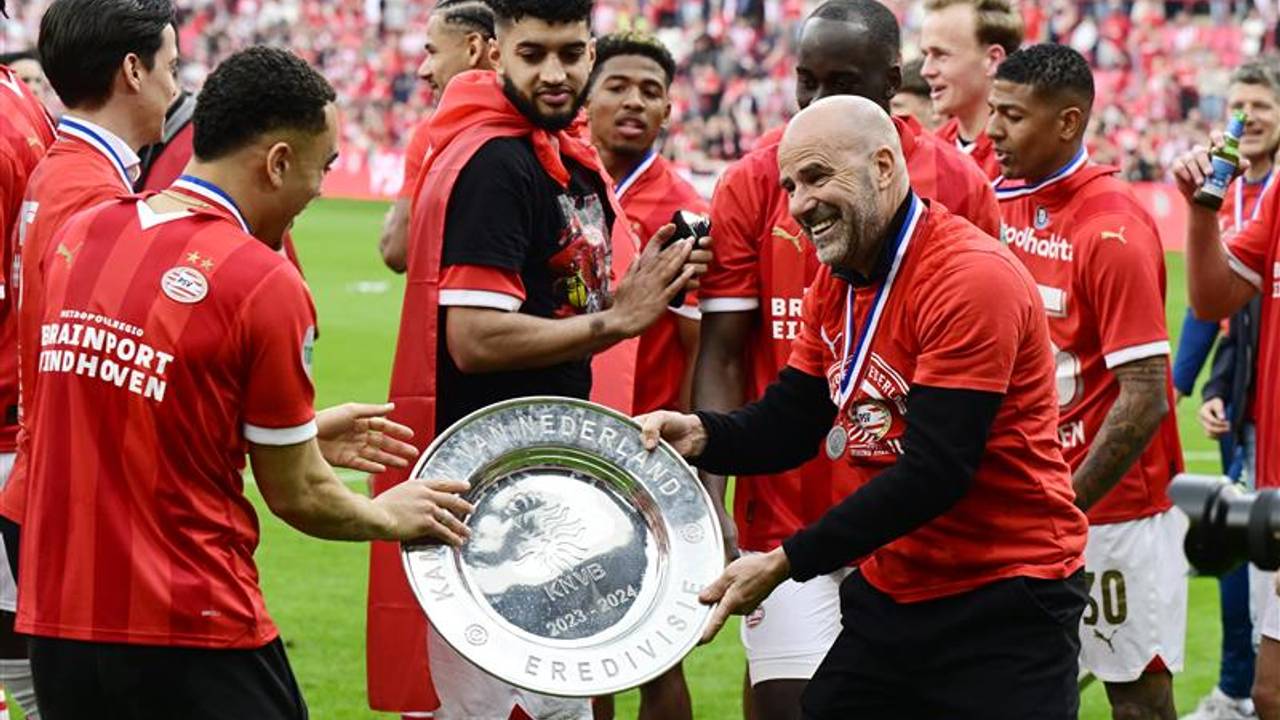 De kampioensschaal vorig jaar. Foto: ANP