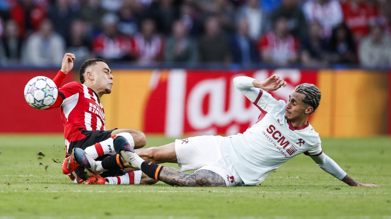 PSV morst direct punten in de Champions League, Dest pakt hoofdrol
