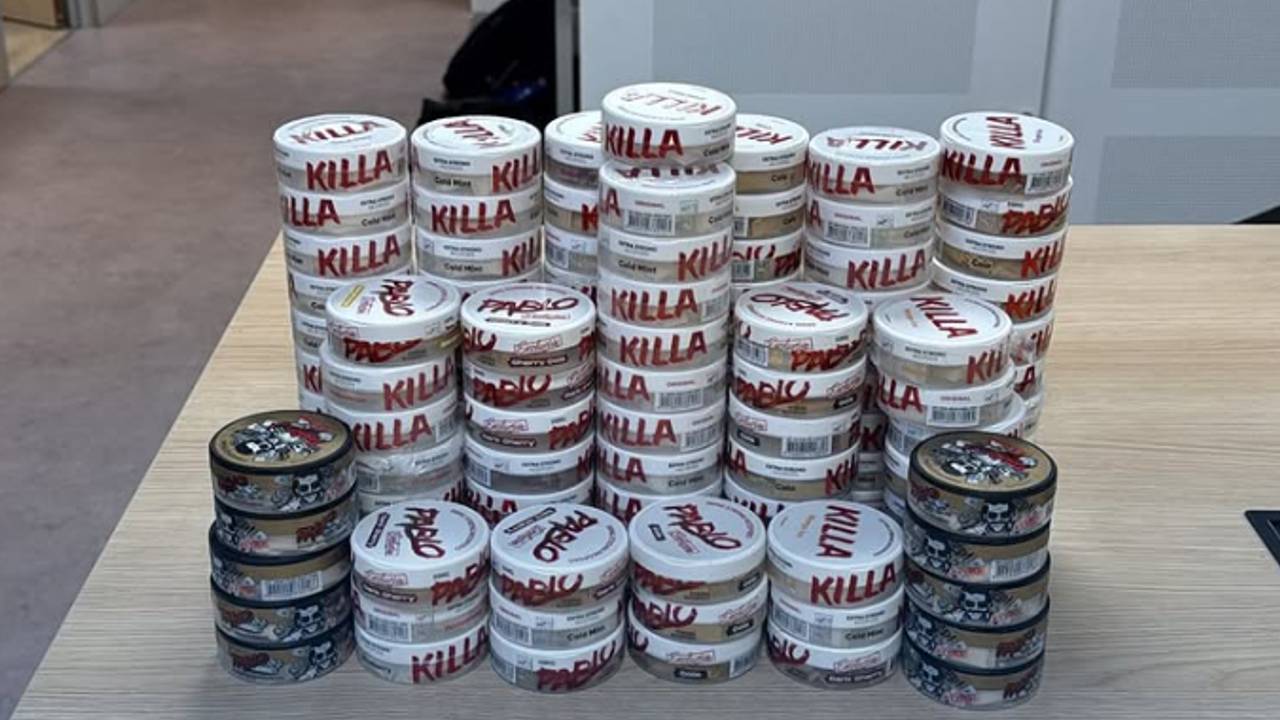De snus die de politie vond in Valkenswaard (foto: Jeugdagenten Dommelstroom-Zuid).