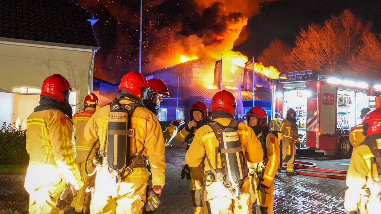 Brand in loods in Someren (foto: Harrie Grijseels / Persbureau Heitink). 