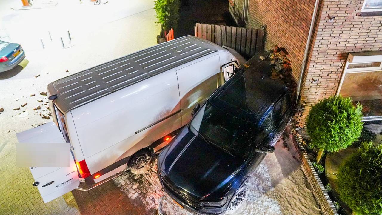 De ravage is enorm (foto: Dave Hendriks / Persbureau Heitink).