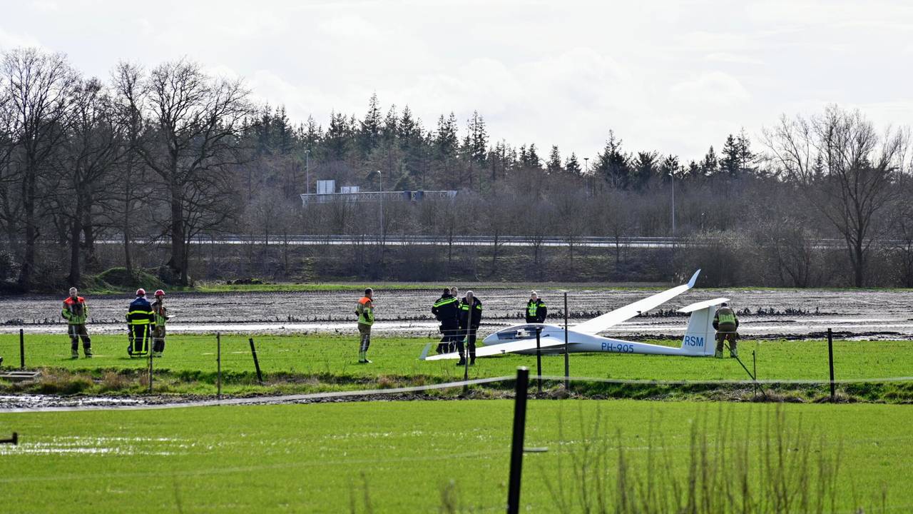 Vanwege de noodlanding in Bavel werden verschillende hulpverleners gewaarschuwd (foto: Tom van der Put/SQ Vision).