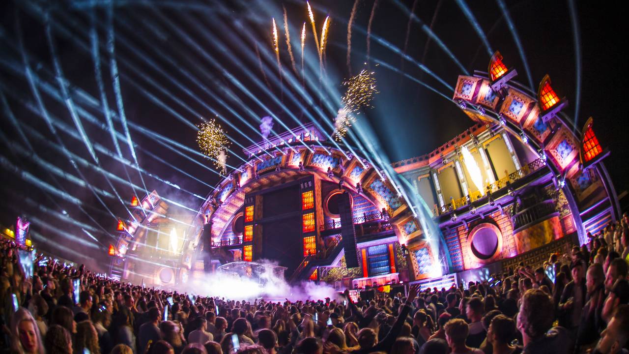 Het hoofdpodium van 7th Sunday tijdens een eerdere editie (foto: 7th Sunday).