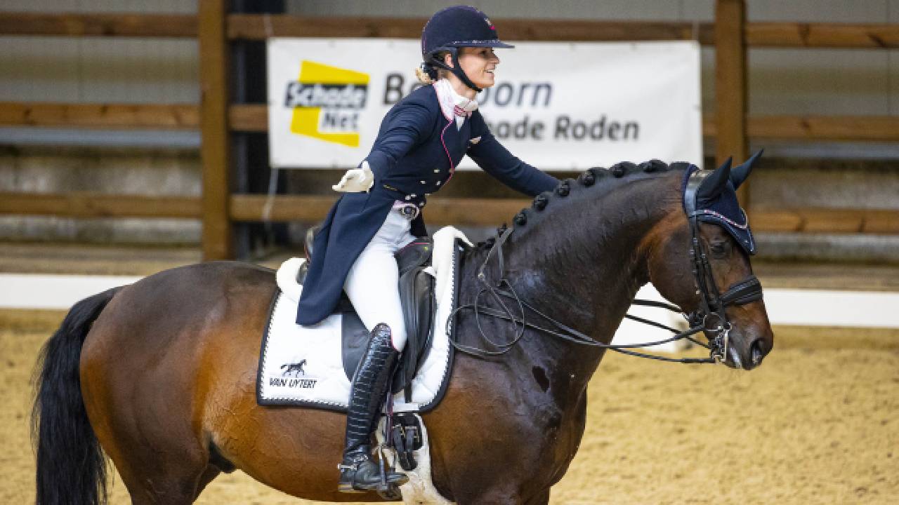 Dinja van Liere mit dem Team bei den Spielen und Bronze im Einzel: Was für eine WM