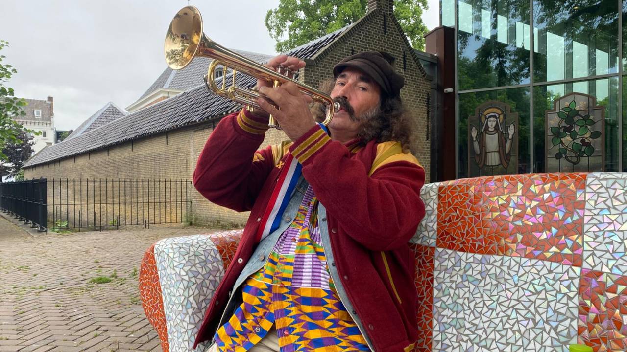 Peter met zijn trompet.