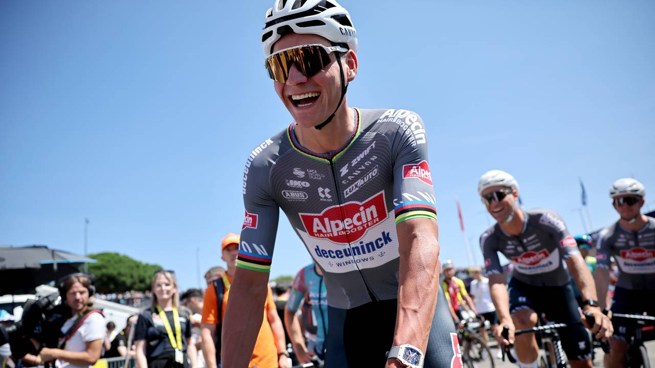 Van der Poel net voor de start van de elfde fase van de Tour de France (foto: ANP).